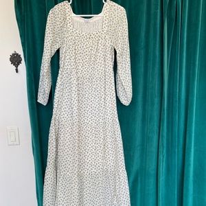 Old navy Maxie dress,  long sleeves , fully lined ,